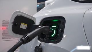 フルカバー液体冷却システムによって有効な持続的な高出力出力