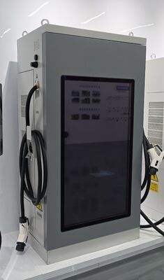 良い価格 120kW DC EV 充電器 55インチ LCD 広告スクリーン 双ディスプレイ CCS1 CCS2 CHAdeMO 高速道路サービス用 オンライン