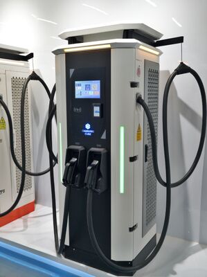 60kW DC EV充電器 CCS1 CCS2 CHAdeMO GB/T 200-1000V OCPP 1.6J IP54 急速充電ステーション