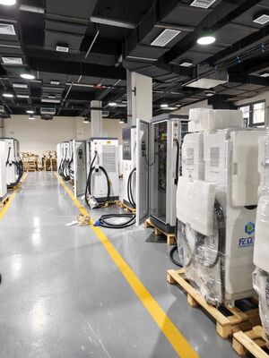 良い価格 480kW 720kW フレキシブル共有充電スタック 600A 液冷端子 フリート充電ハブ用 40kW SiCモジュール オンライン